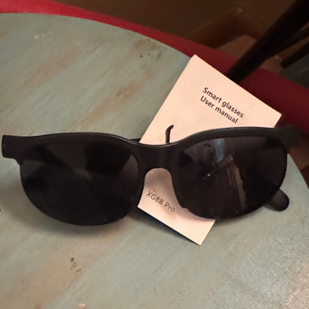 Black Smart Glasses
